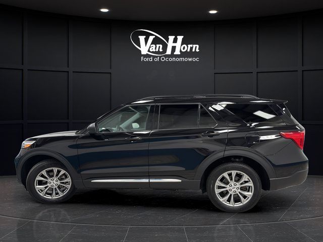 Used 2023 Ford Explorer XLT w/ Equipment Group 202A AWD/4WD image 4