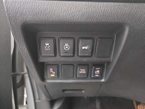 Used 2020 Nissan Pathfinder Platinum FWD image 40