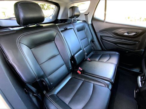 Used 2024 GMC Terrain SLT AWD/4WD image 27