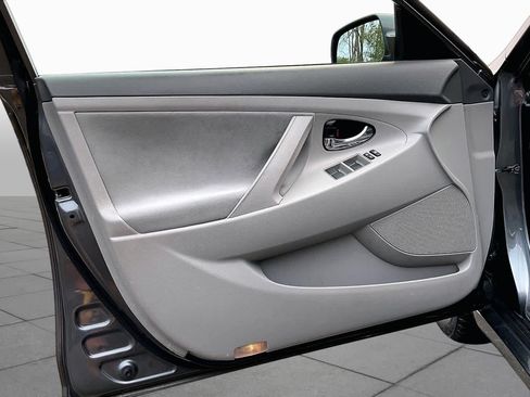 Used 2010 Toyota Camry FWD image 20