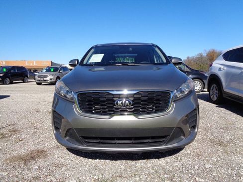 Used 2019 Kia Sorento FWD image 2