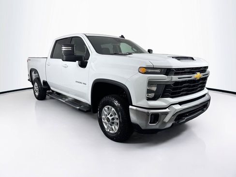 Used 2025 Chevrolet Silverado 2500 LT w/ Convenience Package AWD/4WD image 10