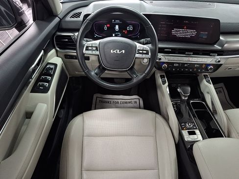 Certified 2023 Kia Telluride S w/ S Sunroof Package AWD/4WD image 11