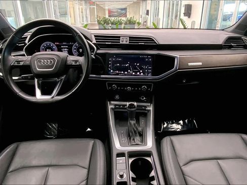Used 2020 Audi Q3 2.0T Premium Plus w/ Premium Plus Package AWD/4WD image 16