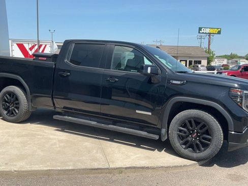 Used 2022 GMC Sierra 1500 Elevation w/ Elevation Premium Package AWD/4WD image 4