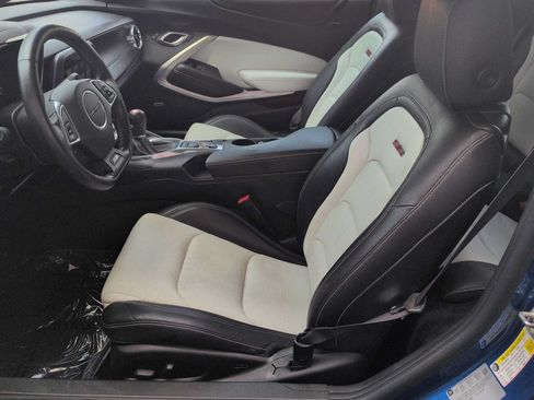 Used 2016 Chevrolet Camaro SS RWD image 17