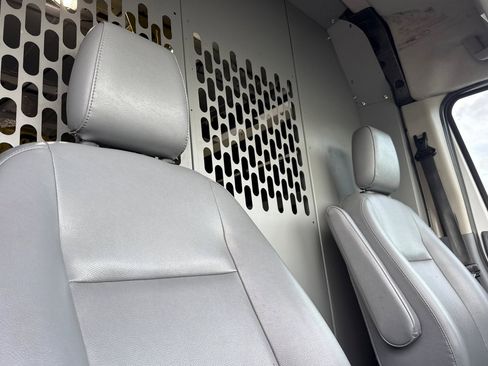 Used 2019 Ford Transit 250 148 Medium Roof image 25