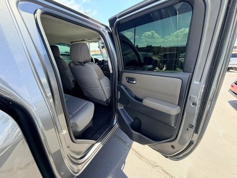 Used 2022 Nissan Frontier SV w/ Technology Package AWD/4WD image 21