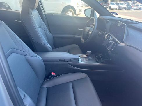 Used 2025 Lexus UX 300h FWD w/ Cold Area Package image 4