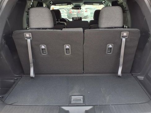 New 2025 Honda Pilot Sport image 3