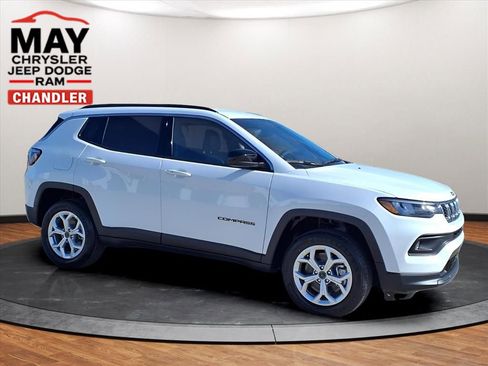 New 2026 Jeep Compass Latitude image 2