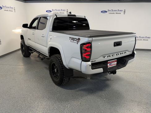Used 2022 Toyota Tacoma TRD Sport w/ Technology Package AWD/4WD image 29