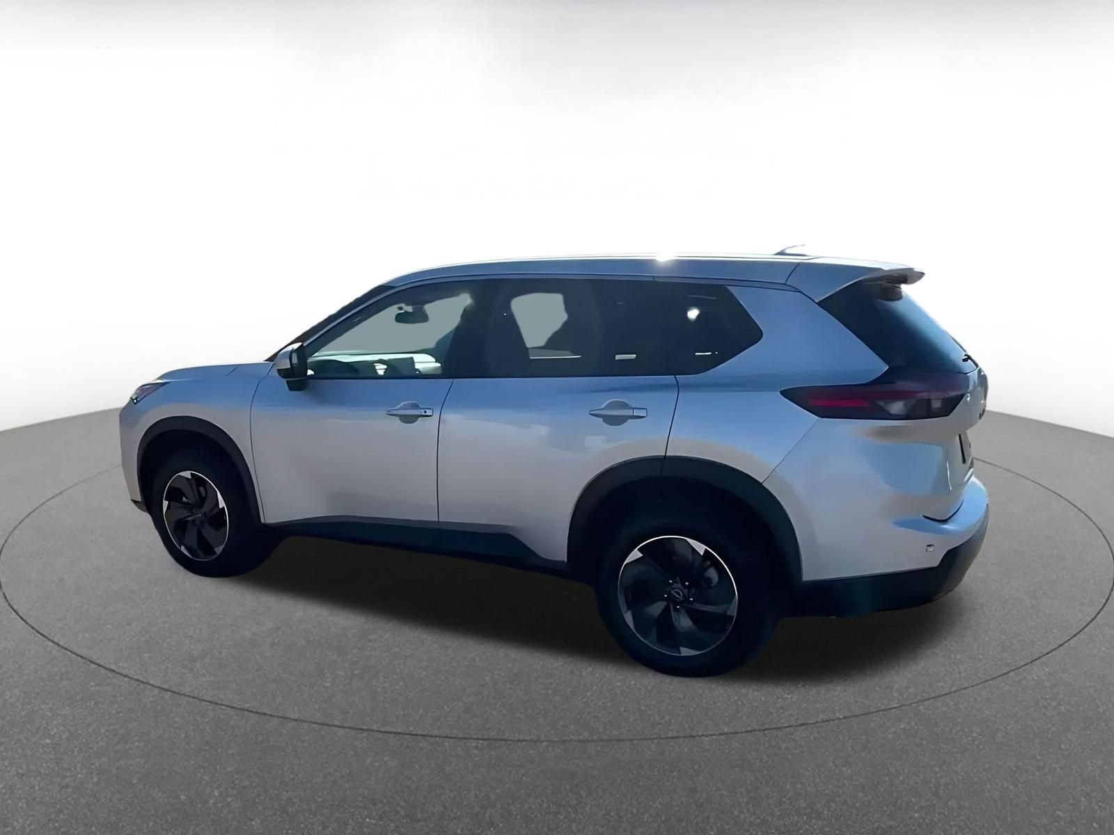 Used 2025 Nissan Rogue SV AWD/4WD image 9