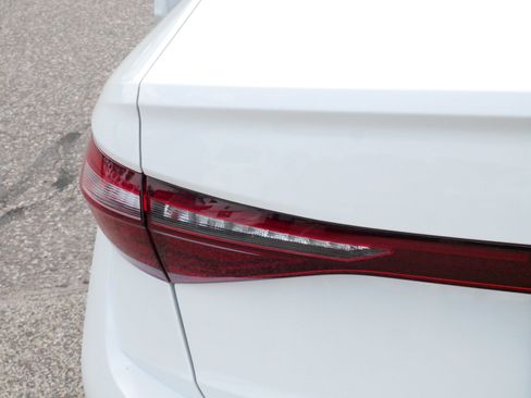 Used 2025 Volkswagen Jetta SE w/ Sunroof Package FWD image 17