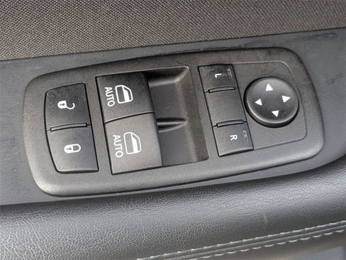 Used 2022 Dodge Challenger R/T w/ Driver Convenience Group image 15