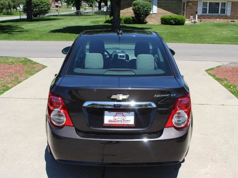 Used 2016 Chevrolet Sonic LT FWD image 9