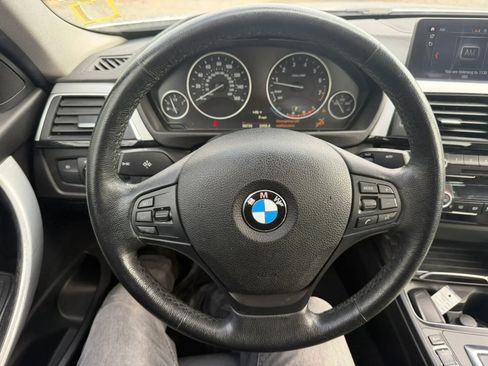 Used 2018 BMW 320i xDrive Sedan w/ Convenience Package AWD/4WD image 12