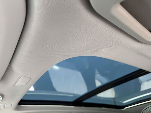 Certified 2025 Volvo XC60 B5 Plus AWD/4WD image 11