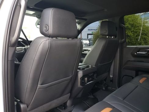 Used 2024 GMC Sierra 1500 AT4 w/ Technology Package AWD/4WD image 15