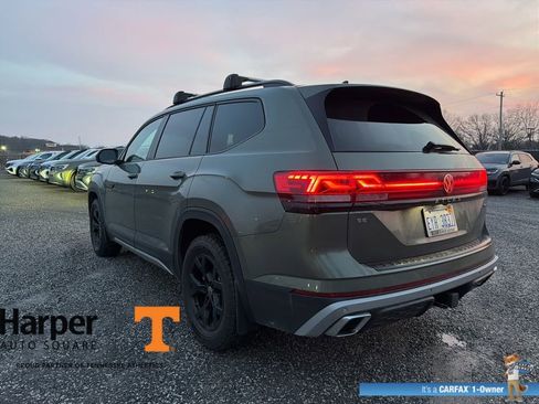 Used 2024 Volkswagen Atlas Peak Edition SE image 3
