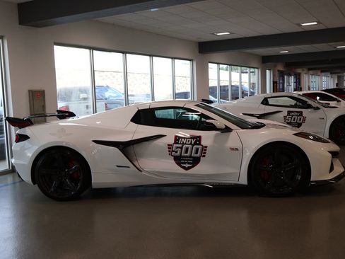 New 2026 Chevrolet Corvette E-Ray AWD/4WD image 9