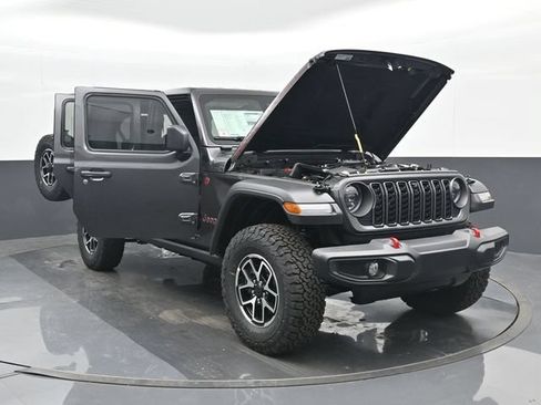 Used 2024 Jeep Wrangler Unlimited Rubicon w/ Technology Group AWD/4WD image 46