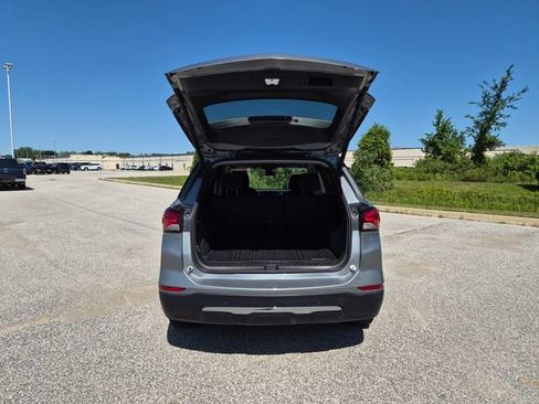 Used 2024 Chevrolet Equinox LT w/ LPO, Floor Liner Package AWD/4WD image 10