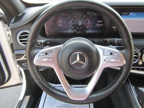 Used 2018 Mercedes-Benz S 560 Sedan image 34
