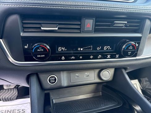 Used 2023 Nissan Rogue SV w/ SV Premium B Package image 30