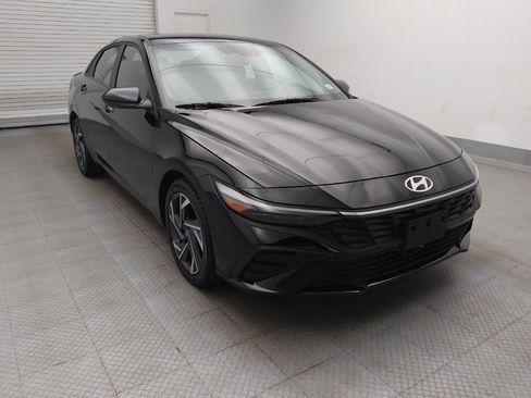 Used 2025 Hyundai Elantra Sport FWD image 14
