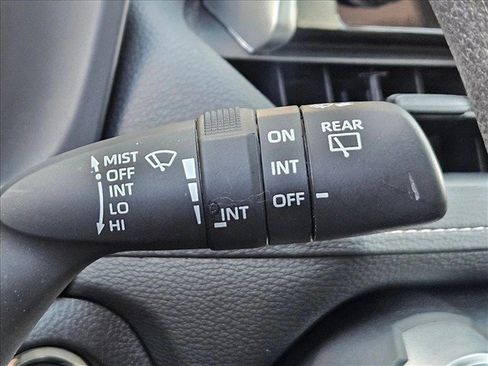 Used 2025 Toyota RAV4 XLE FWD image 24