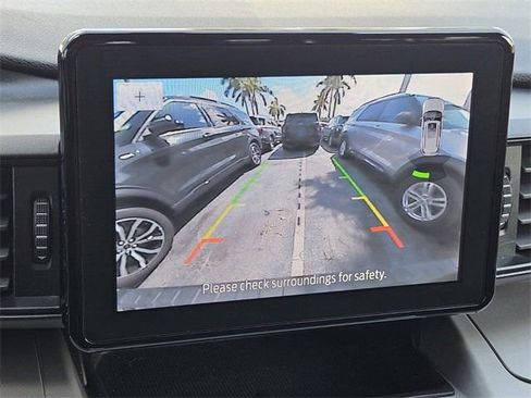Used 2023 Ford Explorer XLT RWD image 21
