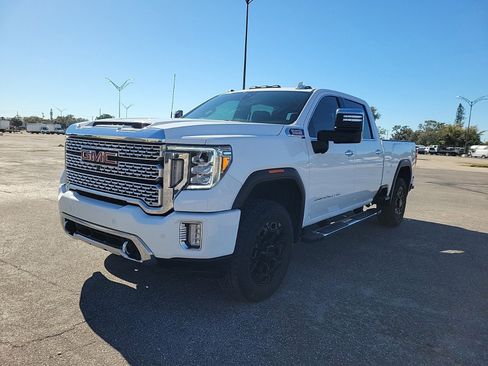 Used 2023 GMC Sierra 2500 Denali image 2