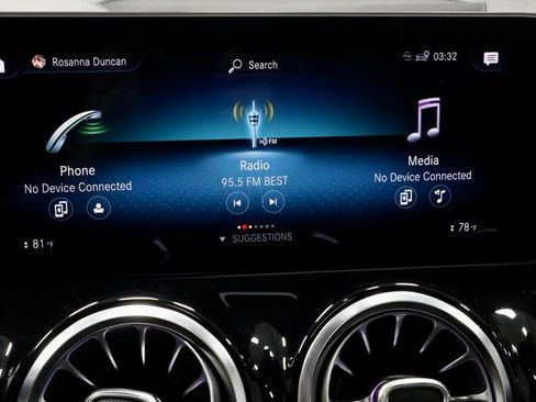 Used 2021 Mercedes-Benz GLB 250 4MATIC image 3