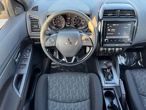 Used 2025 Mitsubishi Outlander Sport AWD image 16