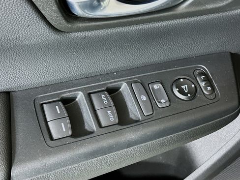 Used 2025 Honda CR-V EX image 14