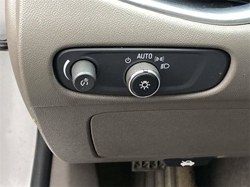 Used 2020 Chevrolet Malibu LT image 15