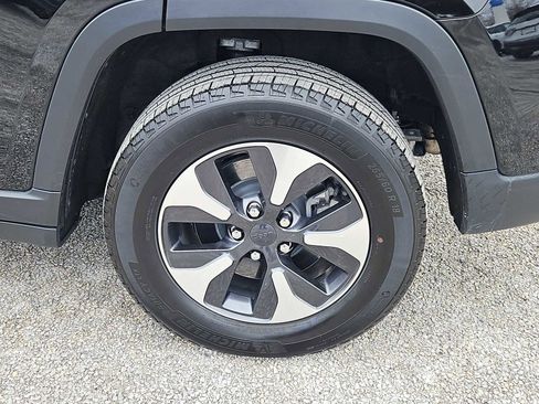 Used 2023 Jeep Grand Cherokee 4WD 4xe image 8