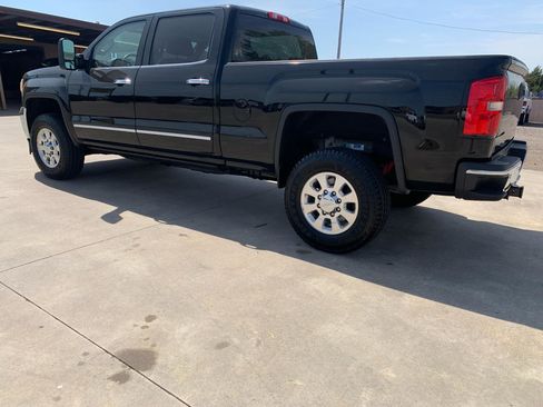 Used 2015 GMC Sierra 2500 SLT w/ Driver Alert Package image 4