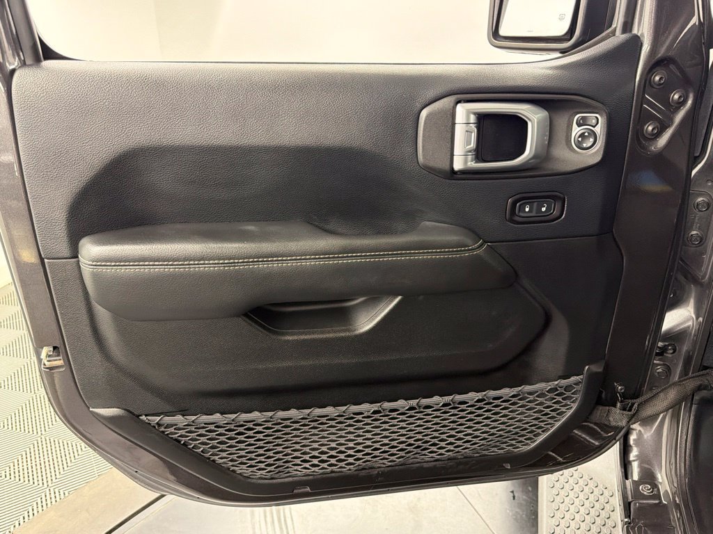 Used 2019 Jeep Wrangler Unlimited Sahara AWD/4WD image 19