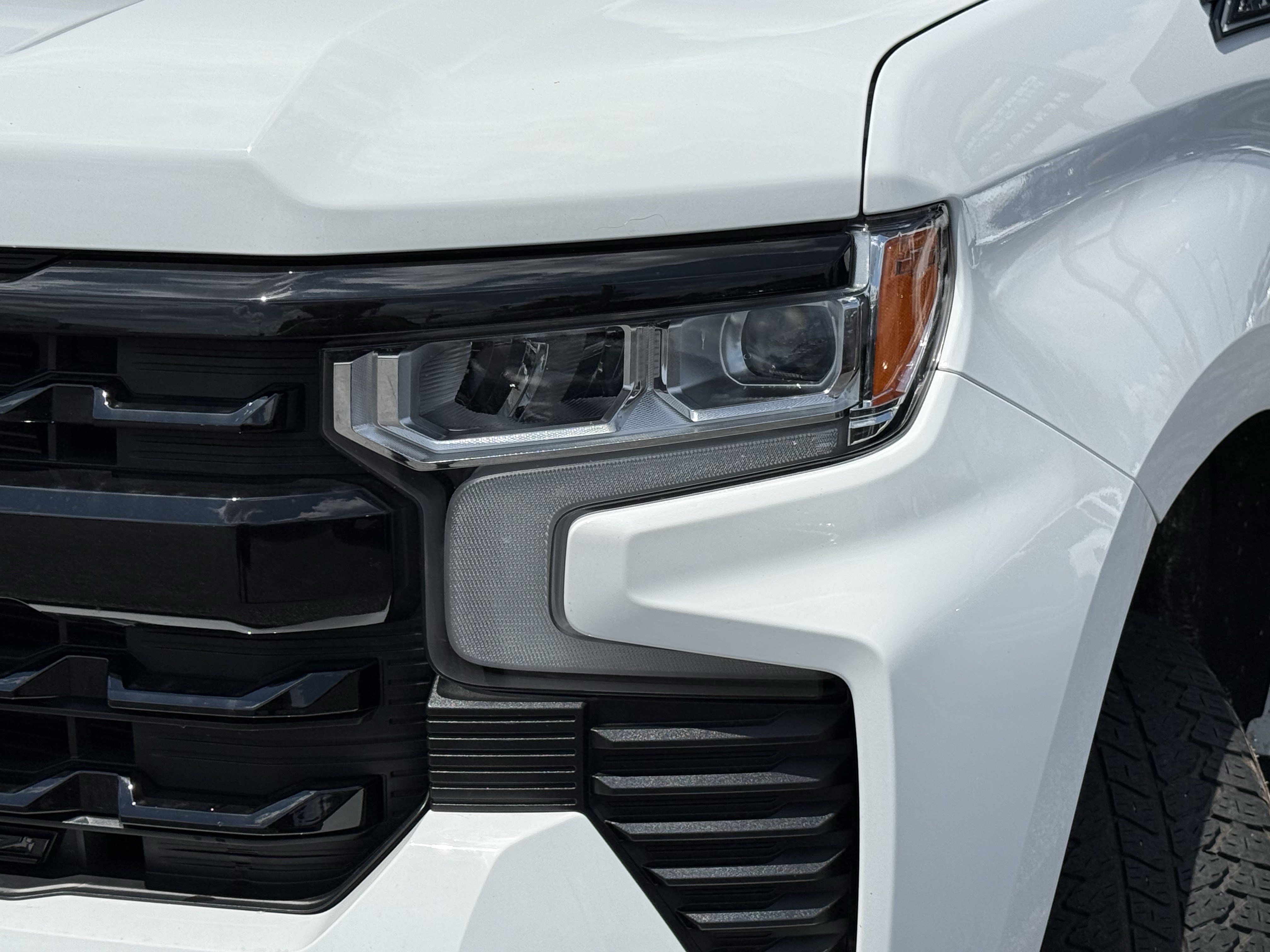 Used 2025 Chevrolet Silverado 1500 LT Trail Boss w/ Convenience Package II AWD/4WD image 6
