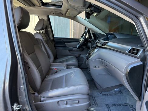 Used 2014 Honda Odyssey Touring Elite image 26