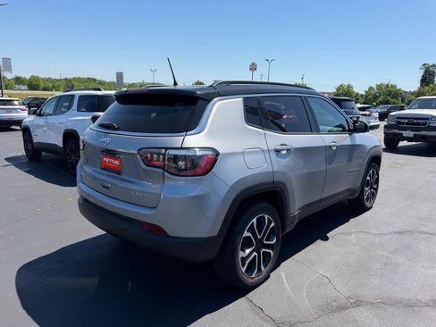 Used 2024 Jeep Compass Limited AWD/4WD image 3