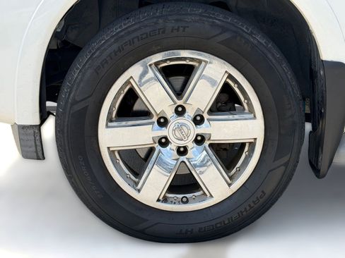 Used 2010 Nissan Armada Platinum w/ Captain Seat Pkg AWD/4WD image 10