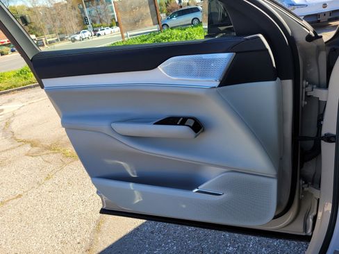 Certified 2025 Volvo EX90 Ultra image 16