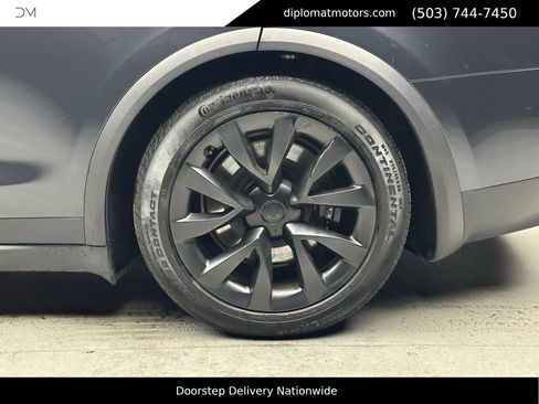 Used 2024 Tesla Model X image 37