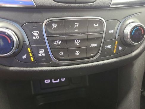Used 2022 Chevrolet Equinox LT FWD image 30
