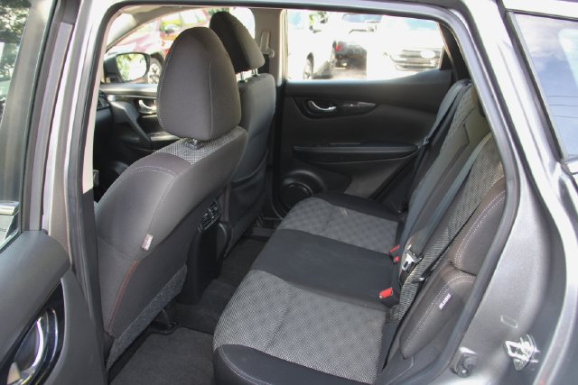 Used 2020 Nissan Rogue Sport SV AWD/4WD image 30