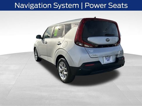 Used 2020 Kia Soul S image 3