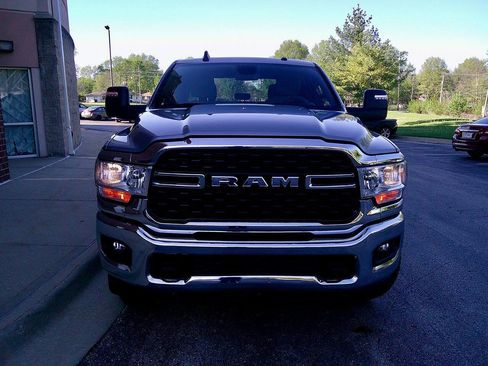 Used 2024 RAM 2500 Big Horn AWD/4WD image 3